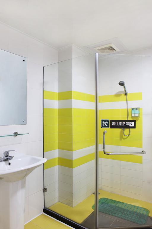 7Days Inn Guilin Zhengyang Road Pedestrain Street Rum bild