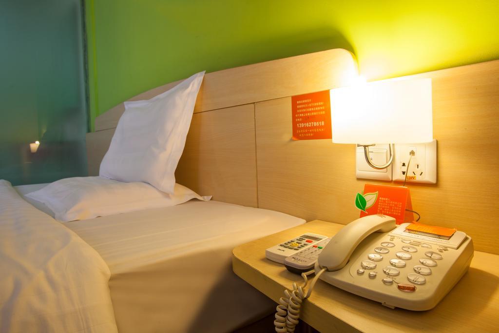 7Days Inn Guilin Zhengyang Road Pedestrain Street Rum bild